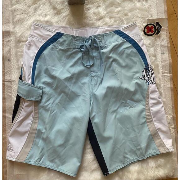Quiksilver Men's Board Shorts Size 38 - Picture 1 of 4